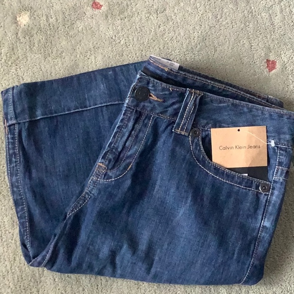 Calvin Klein Jean Shorts SZ 6. NWT